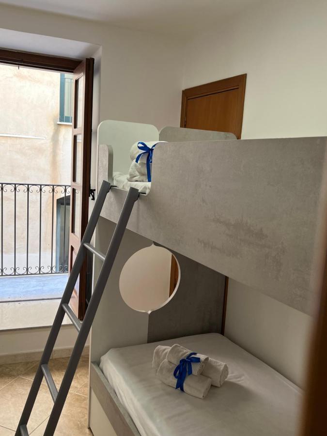 John'S House Apartment Чефалу Екстериор снимка