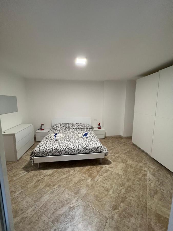 John'S House Apartment Чефалу Екстериор снимка