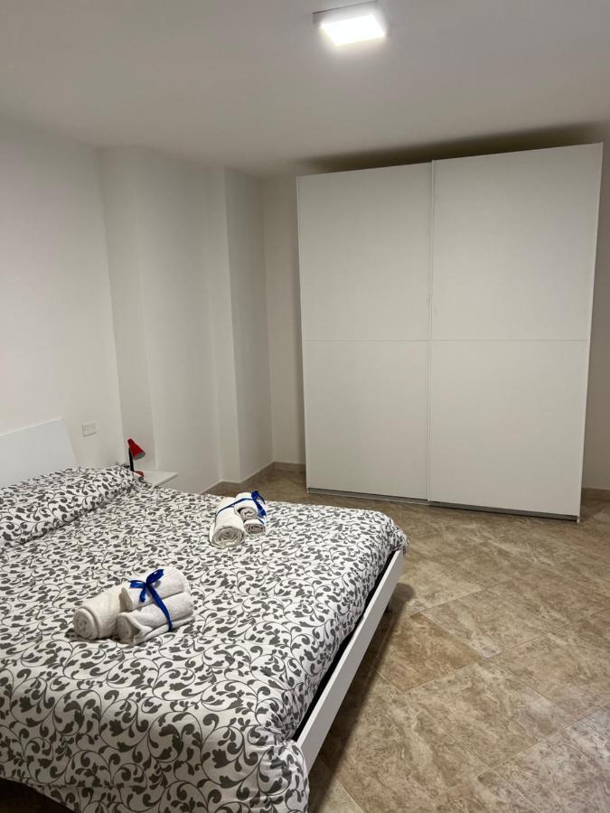 John'S House Apartment Чефалу Екстериор снимка