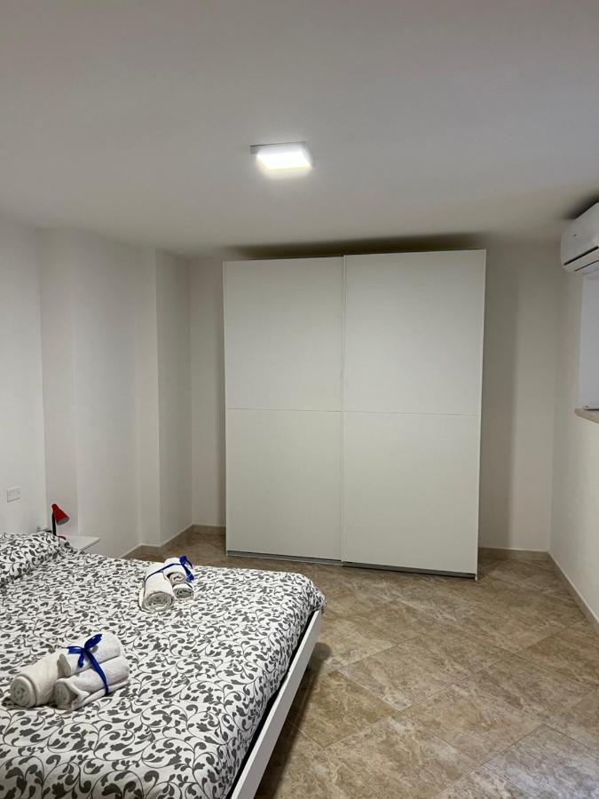 John'S House Apartment Чефалу Екстериор снимка
